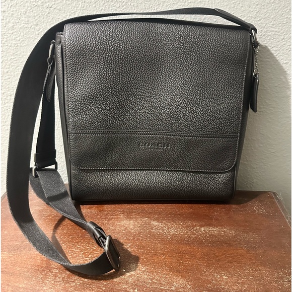 SOLD 
BRAND NEW Coach map bag .. - Picture 2 of 4